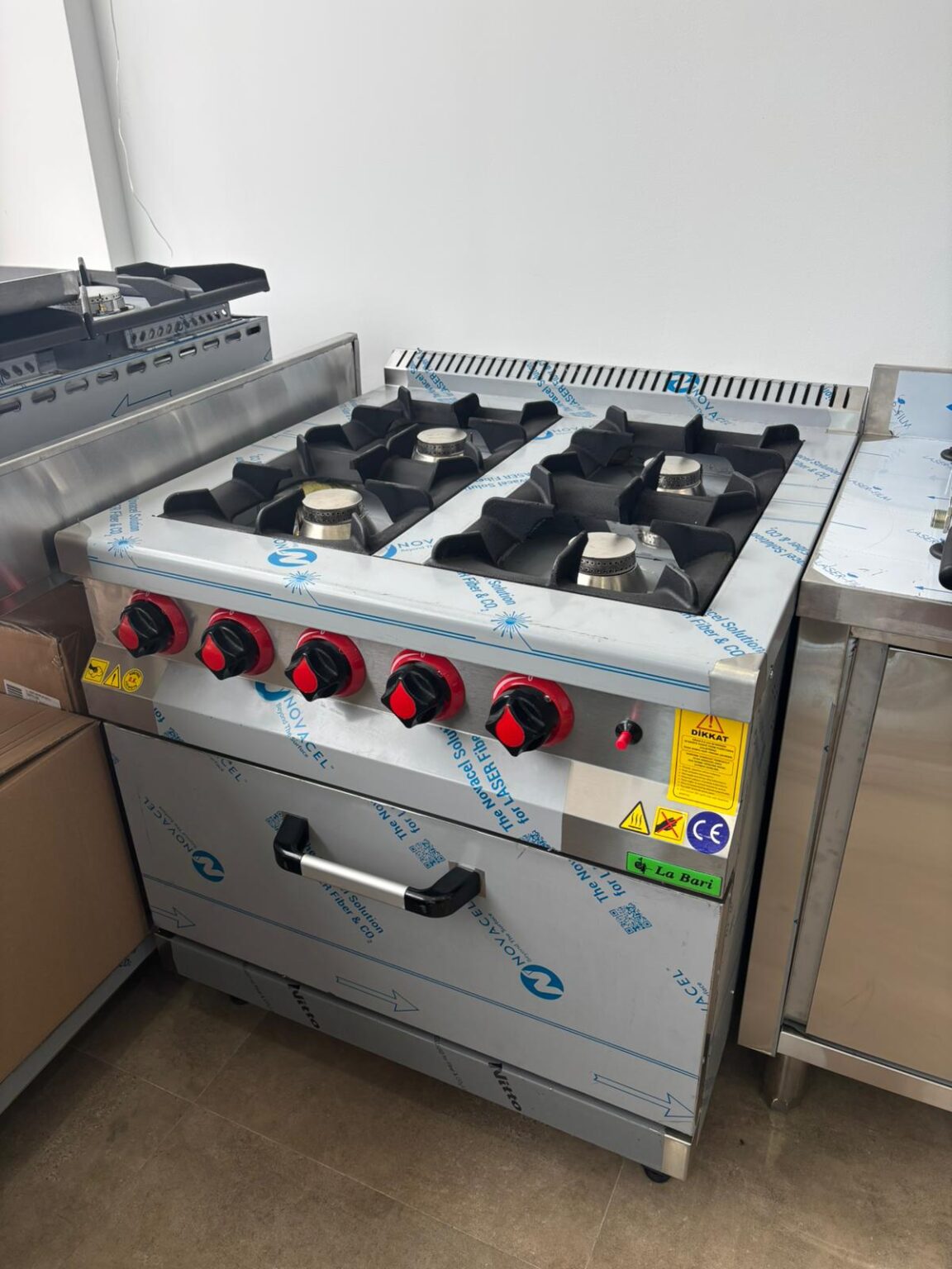 Expositores refrigerados para tapas y pastelería con PAULINOX